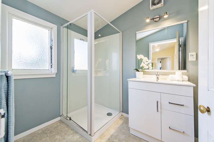 453 Main South Road Hornby_11