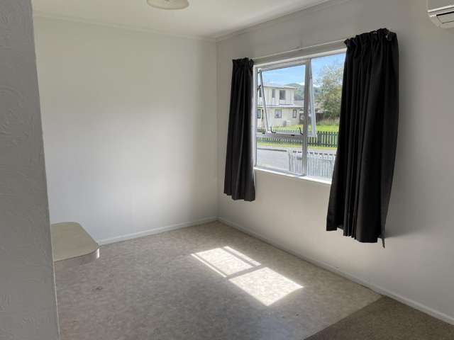 1 Weymouth Grove Wainuiomata_4