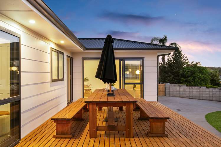 8 Hellyers Street Birkdale_8