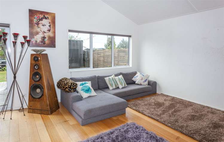 217 Ocean Road Whangamata_3