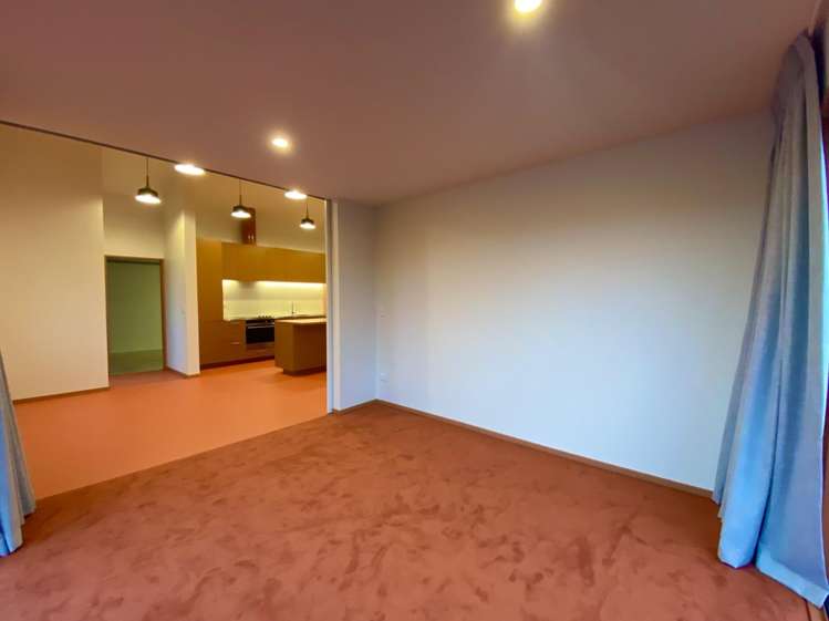 18 Whittington Drive 11103_2