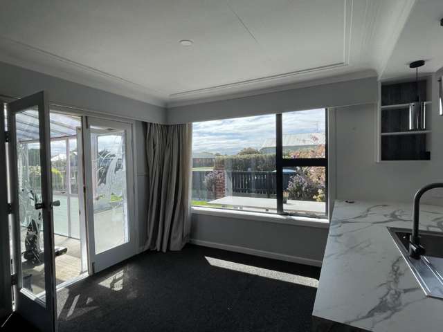 77 Martin Street 10560_2