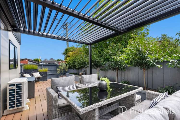 1/51 Kings Crescent Lower Hutt Central_13