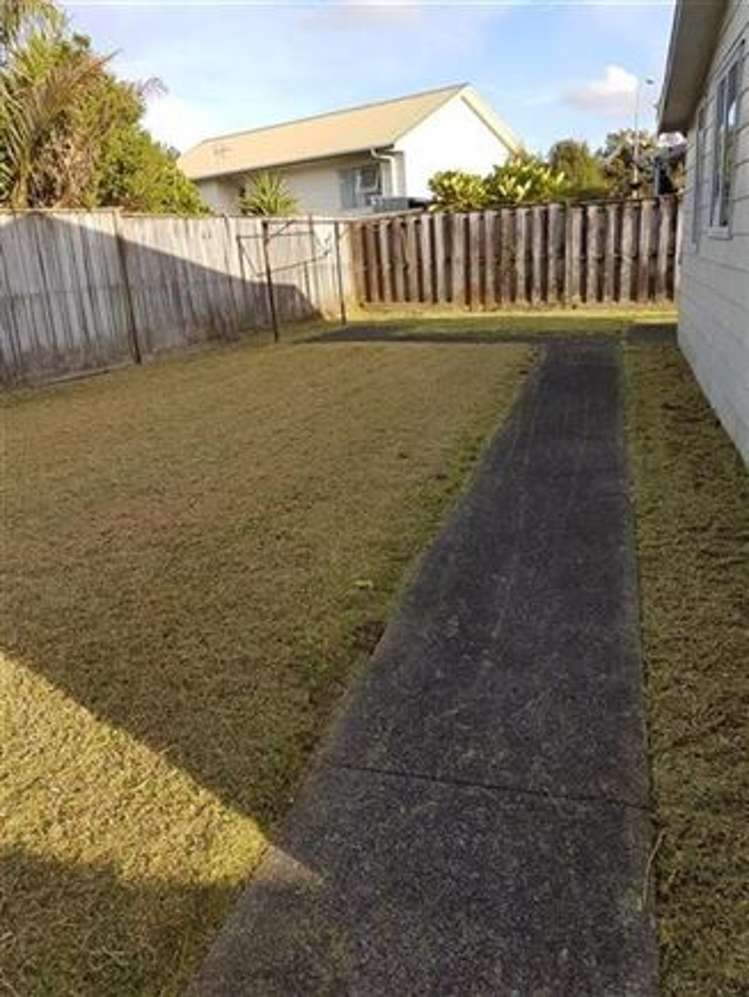 2/1 Imperial Place Henderson_8