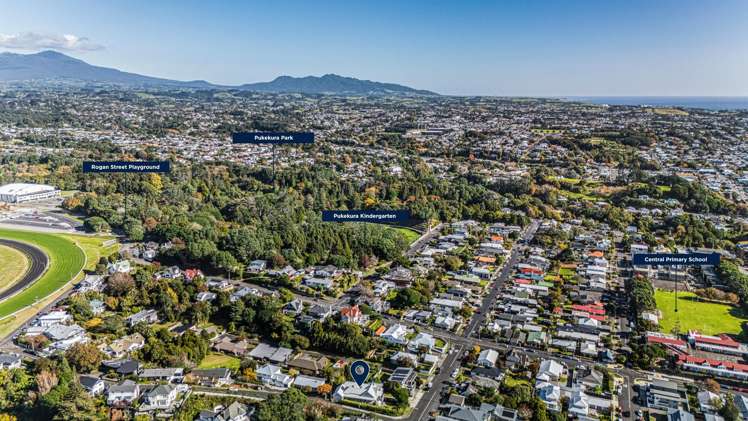 62 Gilbert Street New Plymouth_46