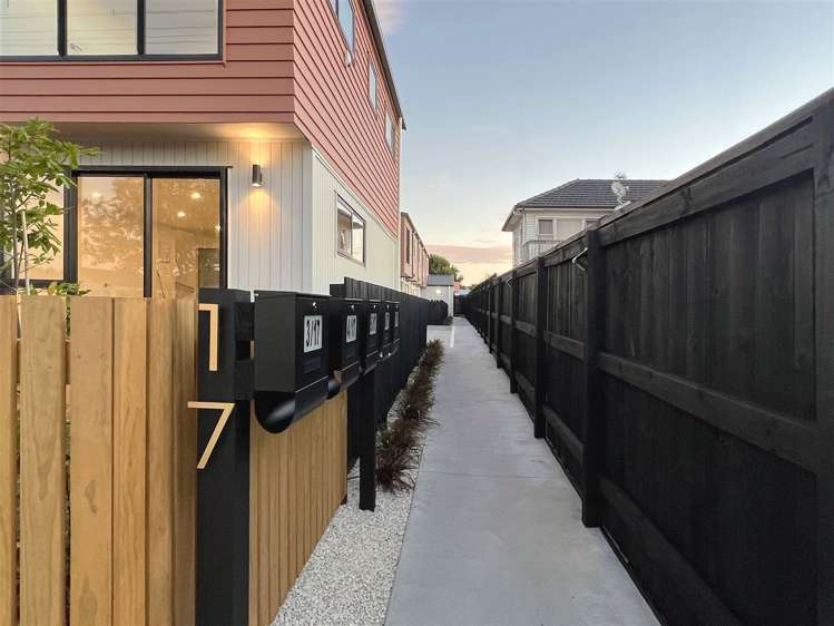 4/17 Rewarewa Road Te Atatu Peninsula_11