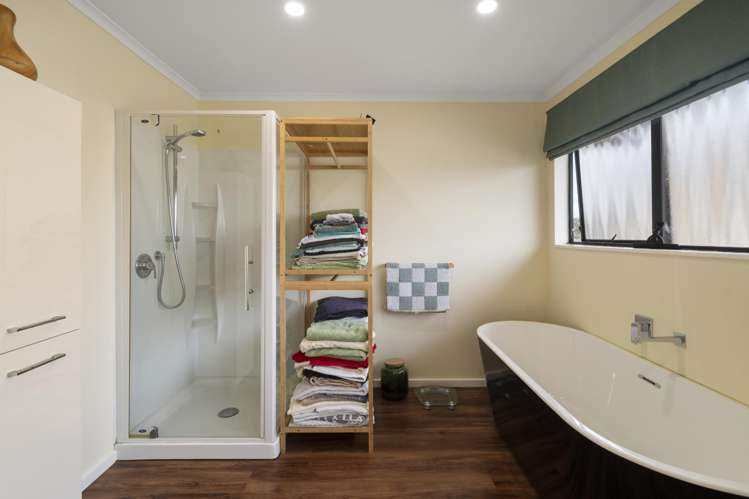 35 Springdale Grove Fitzherbert_19