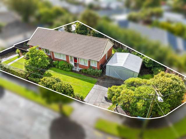 2 properties, 1 title on 933sqm RSDT land