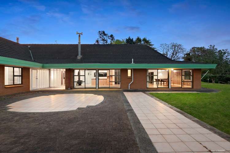 744 Runciman Road Runciman_25