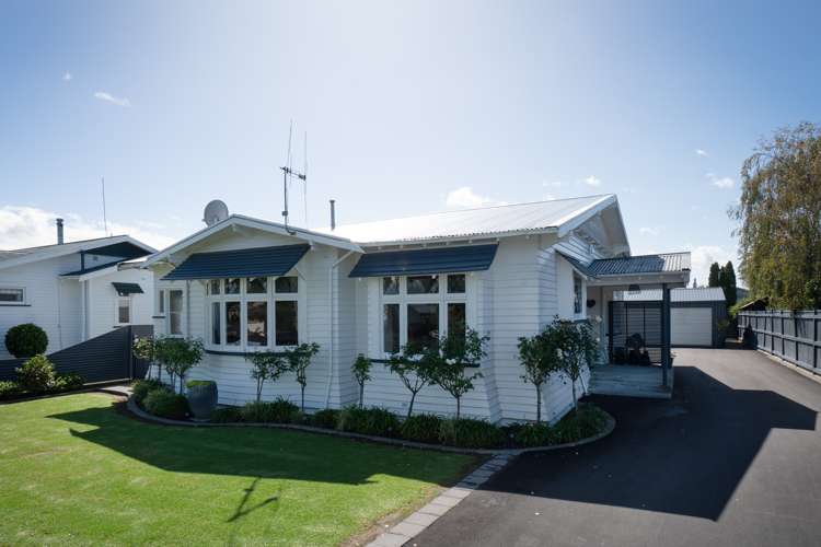 21 Burns Avenue Takaro_28