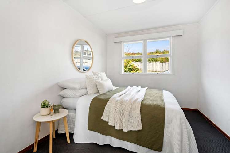 17 Clotworthy Crescent Onerahi_10