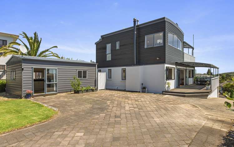 35 Long Street Raglan_21