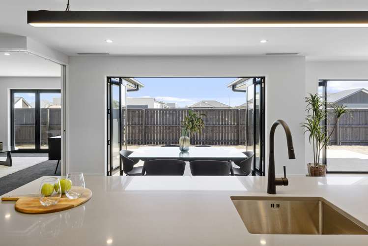 7 Candlesticks Crescent Lincoln_10