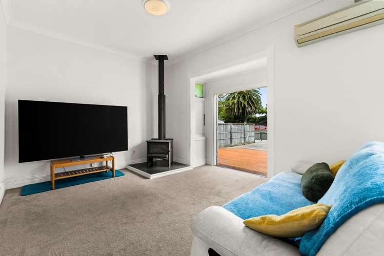 1200 Caroline Road Mayfair_6