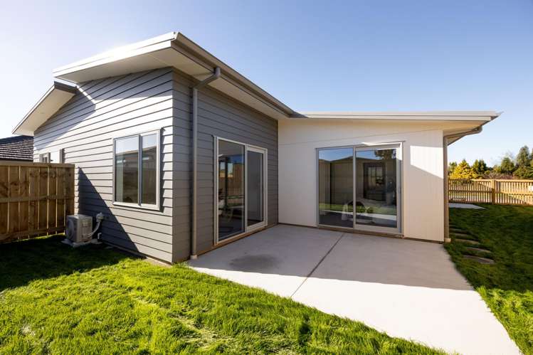 2/290 Dixon Road Fitzroy_10