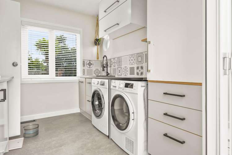 127 Vipond Road Stanmore Bay_12