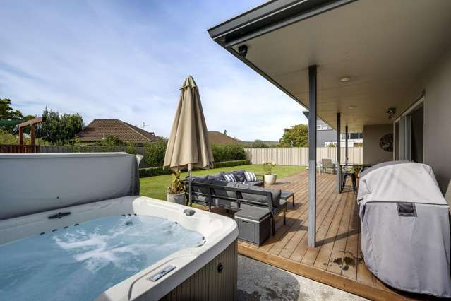 Outstanding, spacious family living – 2012 build