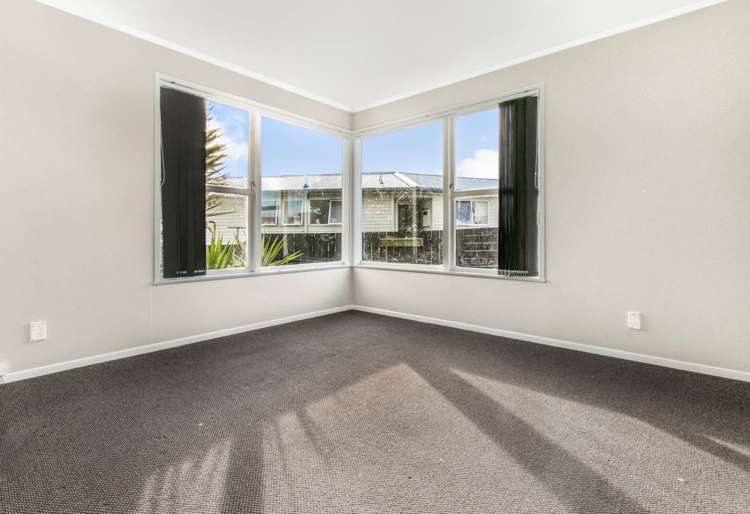 39 Staverton Crescent Mangere_18