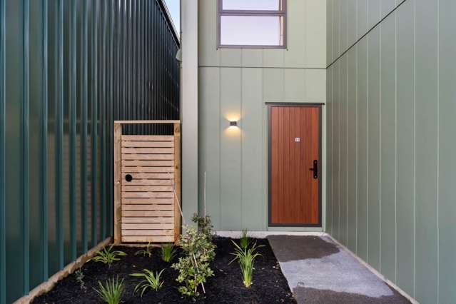 31 Karaka Village Parade Karaka_3