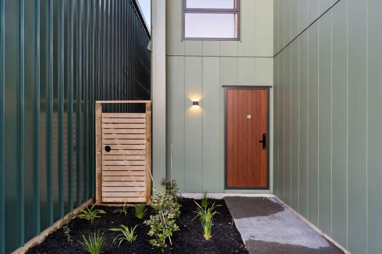 31 Karaka Village Parade Karaka_2