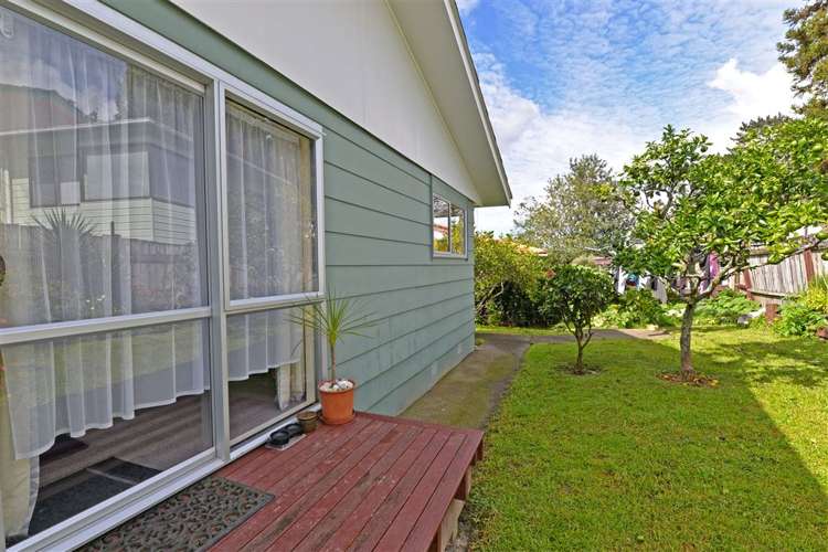 2/4 Wickstead Place Massey_3