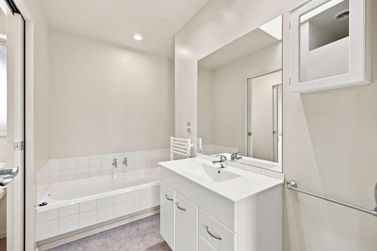 6 Seadown Crescent Amberley_11