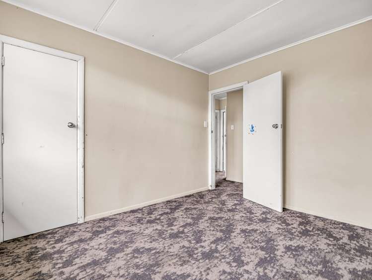 12 & 12a Bellingham Crescent Fordlands_12