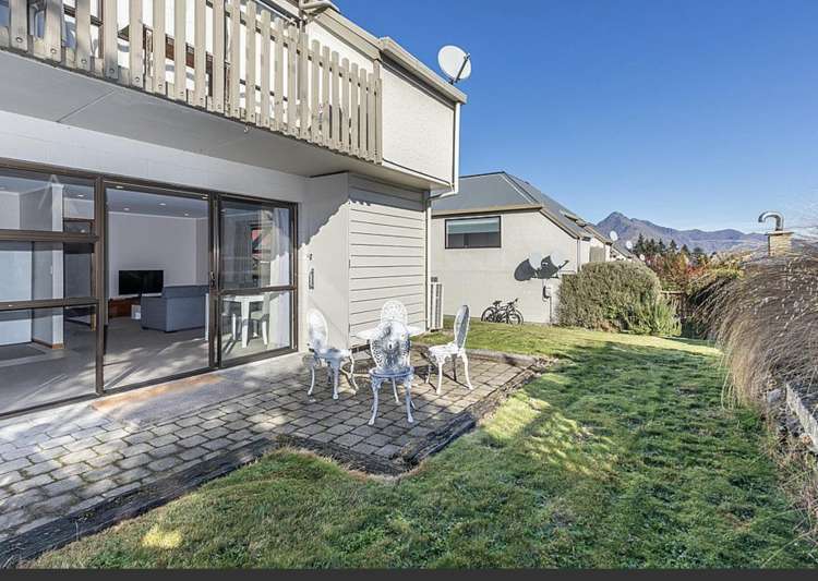 1/42 Hallenstein Street Queenstown_10