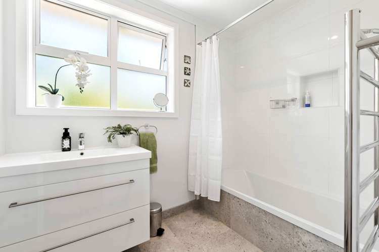 6 Pirangi Street Point England_13