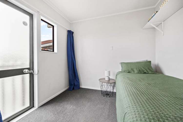 1/18 Sherwood Avenue Te Atatu South_9