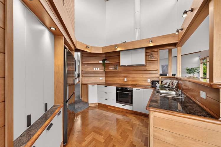 153 Beach Road Castor Bay_24