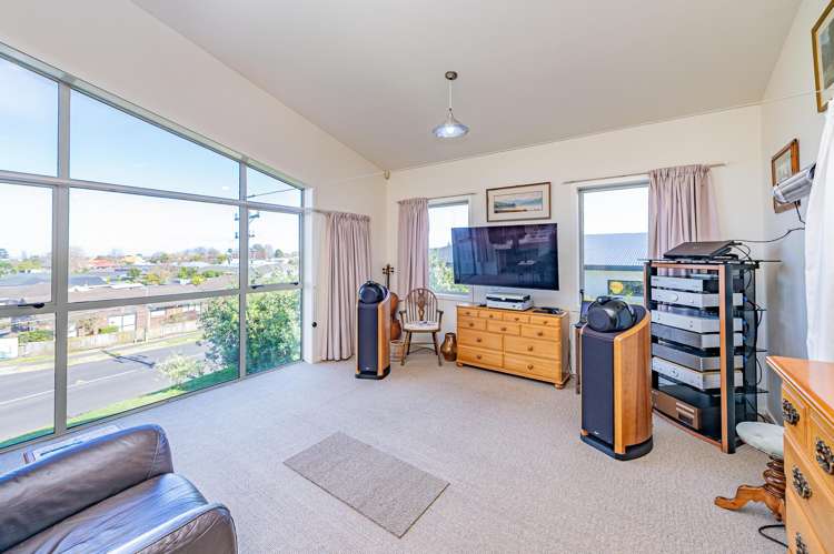 10 Lithgow Drive Otamatea_9