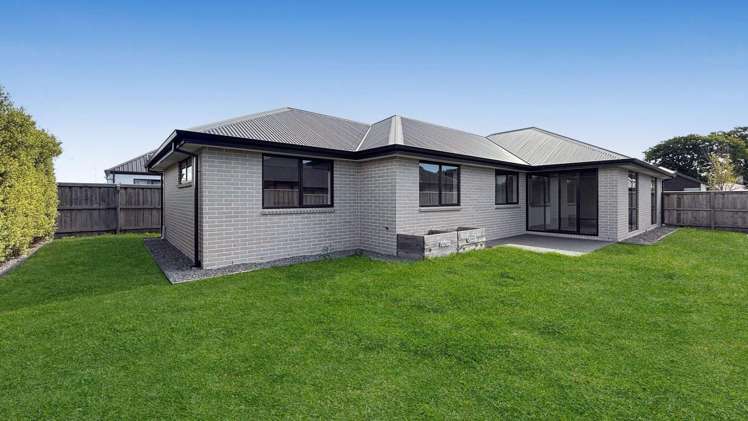 13 Quinn Cr Woodend_17