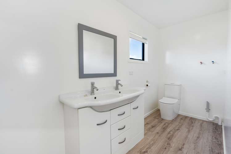 27 Marsden Point Road Ruakaka_11