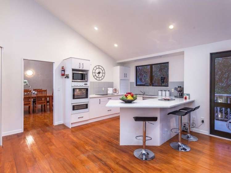 176 Laingholm Drive Titirangi_5