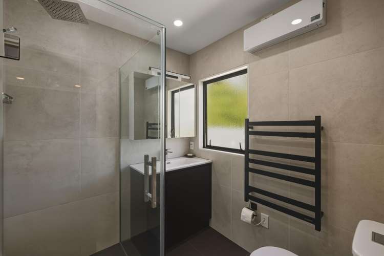 13B Beach Road Otumoetai_22