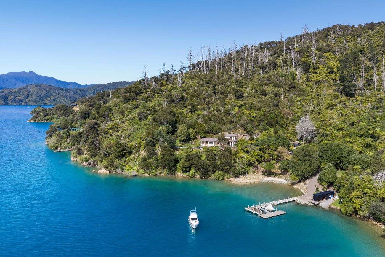 Rudkin Bay in Lochmara Bay, Marlborough Sounds