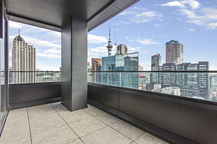 2206/10 Commerce Street Auckland Central_2