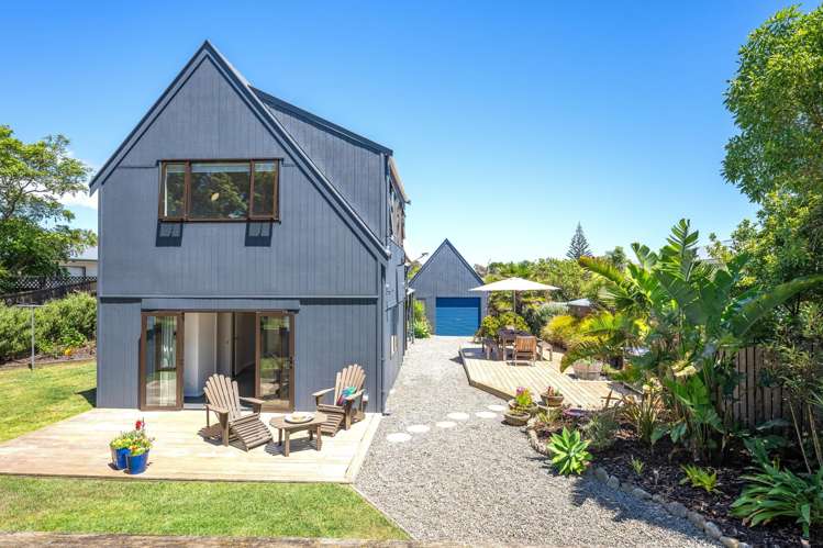 29 Eruini Street Waikanae Beach_16