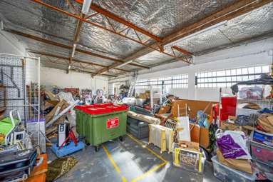 3 Trading Place_3