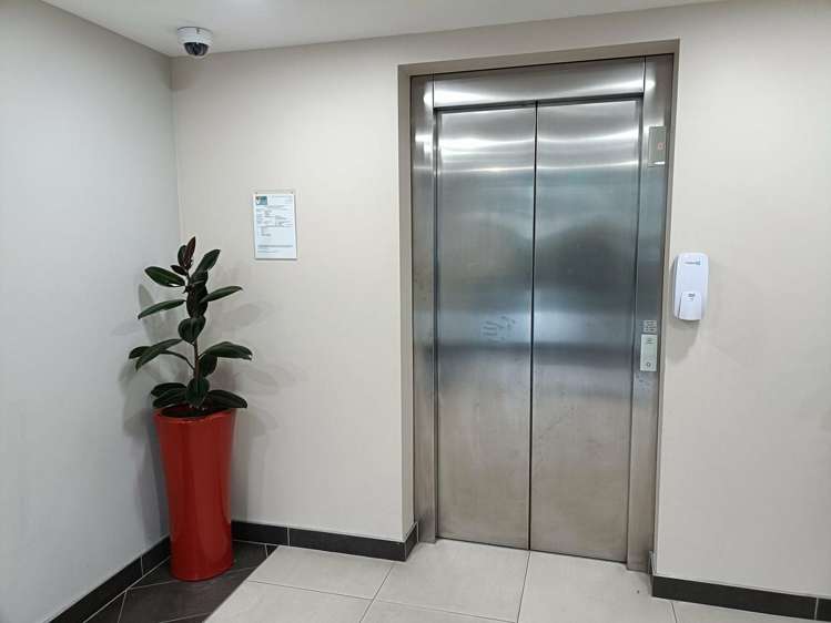 B305/525 East Coast Road Pinehill_2