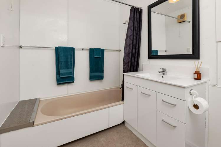 1b Matipo Place Woodhill_10