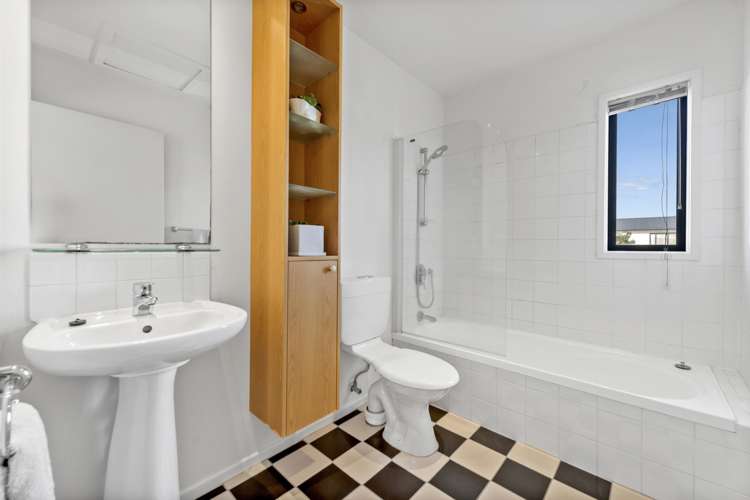 6/2 Armoy Drive East Tamaki_17