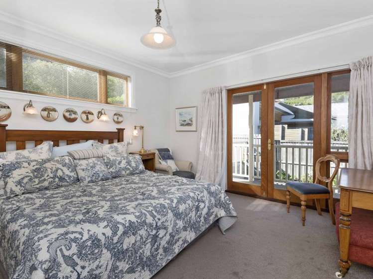 7 Beach Road Akaroa_10