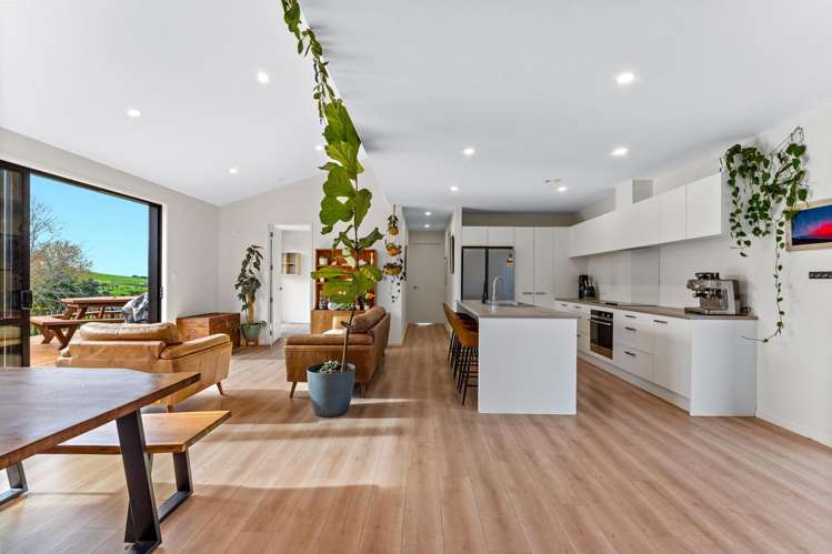 2 Craig Road Pollok_6