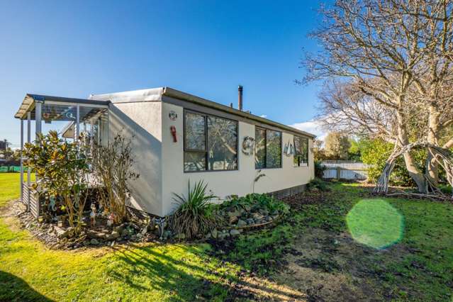UNDER OFFER: River - Beach - Bach, Living The Dream!