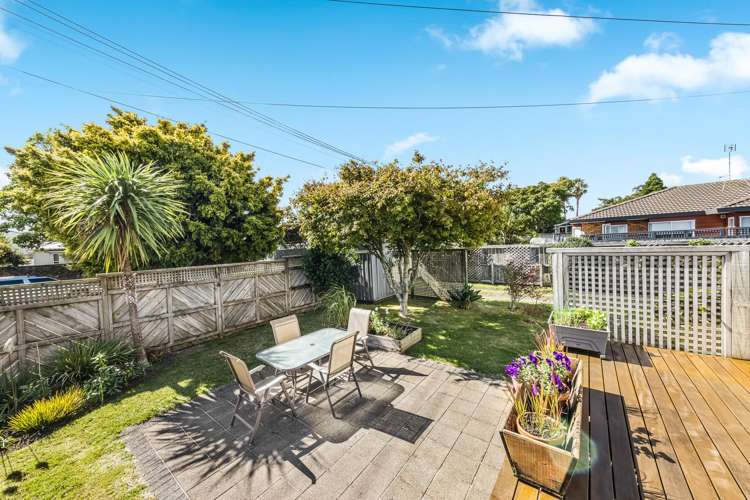 8 Invermay Avenue Mount Roskill_2