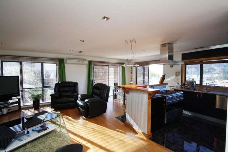 29 Saint Lawrence Street Toi Toi_1