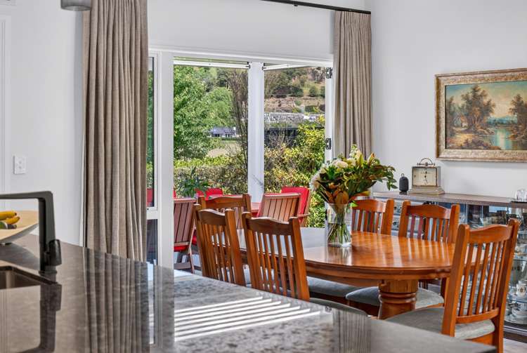 55 Kent Terrace Taradale_7