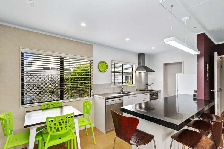 2/22 Richmond Street Petone_14